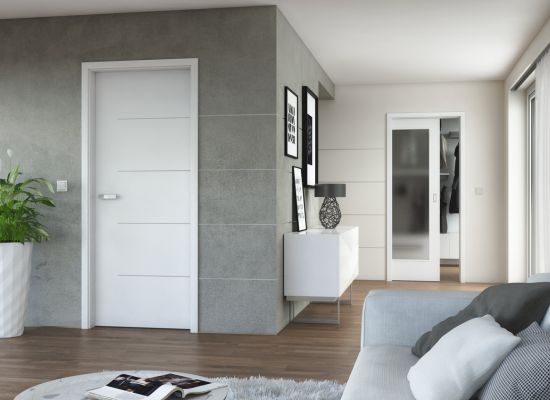 Otočné dveře Lotos, var. 13 - minimalistická a nadčasová kombinace dekoru Premium bílá, zárubní Normal a kování Linium. V pozadí posuvné dveře Lotos 43 