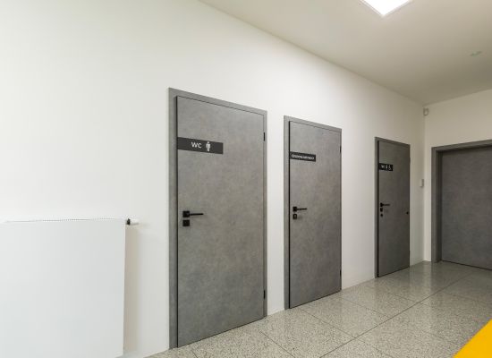 Kliknutím zvětšíte Dřevěné obložkové dveře s horními nadsvětlíky, zakázková výroba spol. PRO-K