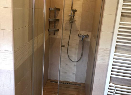 Kliknutím zvětšíte Nový sprchový kout s otočnými dveřmi, zakázková výroba PRO-K