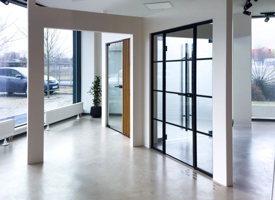 Kliknutím zvětšíte Moderní showroom spol. PRO-K a značky SAPELI nabízí spoustu inspirace.