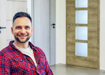 Dokážeme obsloužit všechny typy zákazníků, říká majitel showroomu s dveřmi SAPELI
